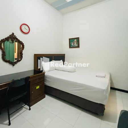 Hotel Griya Dalem Syariah Redpartner Surabaya Exterior foto