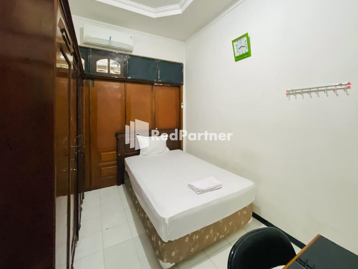 Hotel Griya Dalem Syariah Redpartner Surabaya Exterior foto