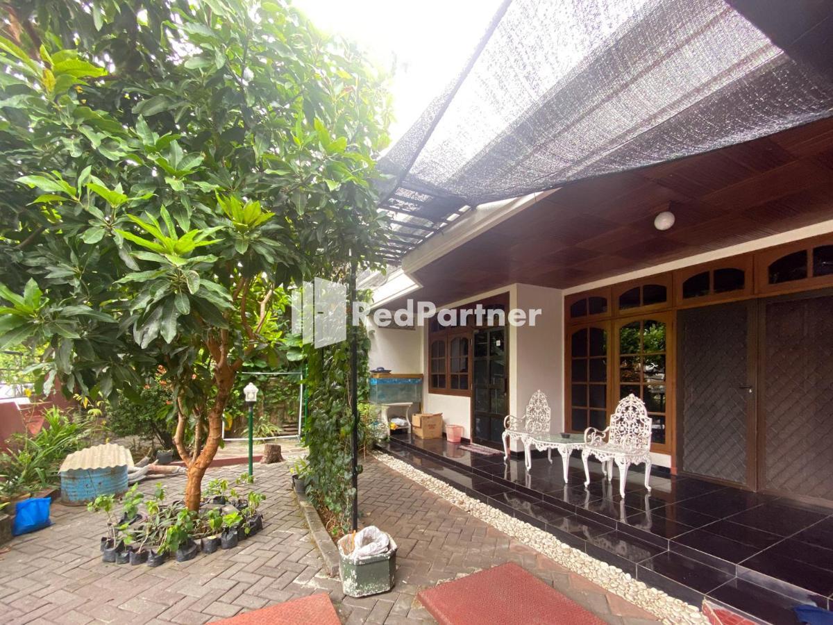 Hotel Griya Dalem Syariah Redpartner Surabaya Exterior foto